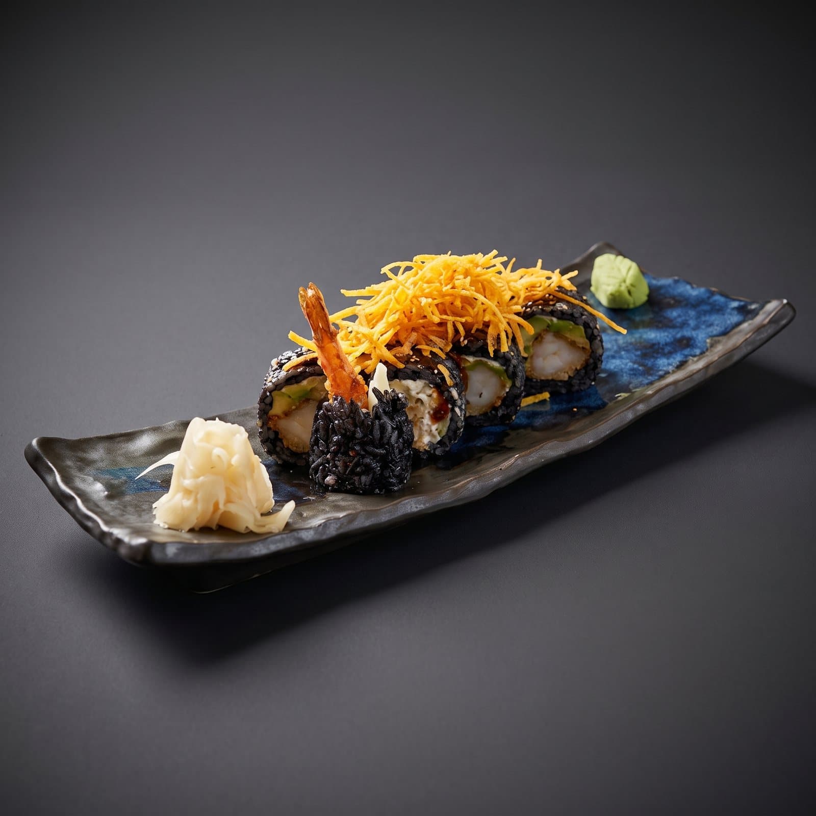 Sora Japanese Dining Bursa — Golden Ebi roll, karides tempura ve çıtır tatlı patates