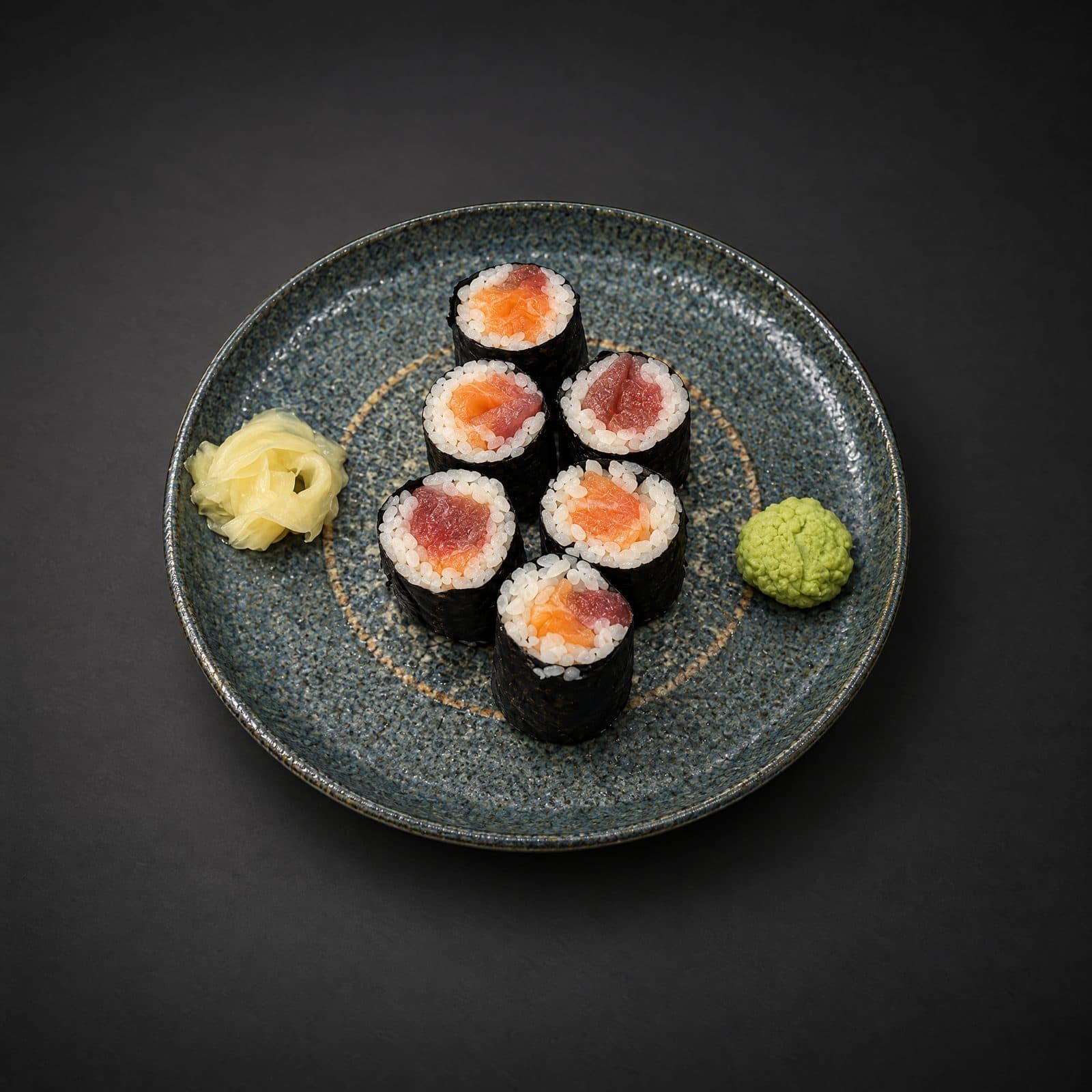 Sora Japanese Dining Bursa — Mix Maki, somon ve ton balıklı maki