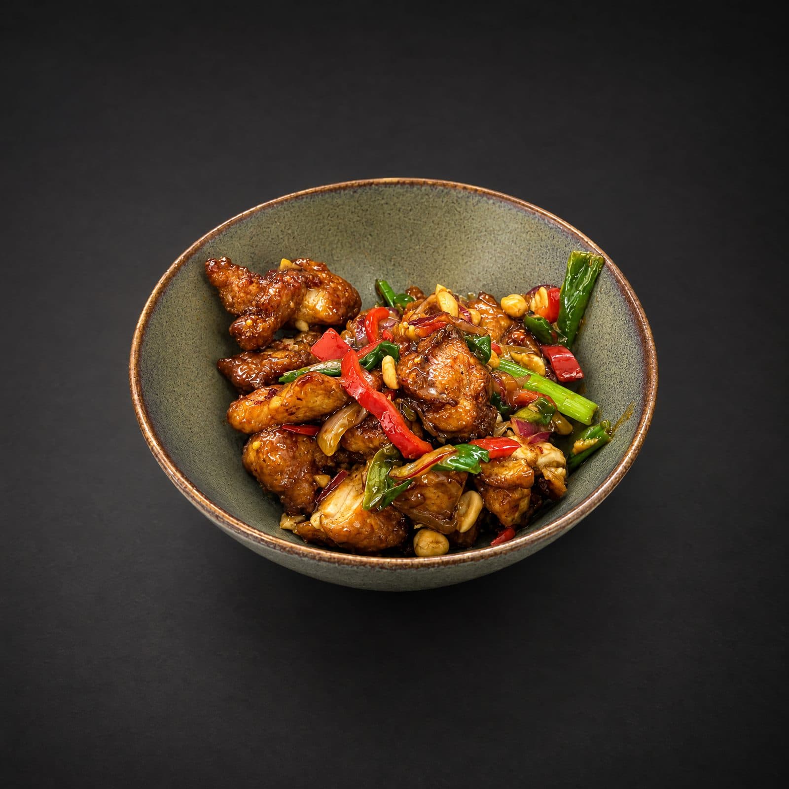 Sora Japanese Dining Bursa — Shao Lao Tavuk, biberli ve tuzlu fıstıklı çıtır tavuk