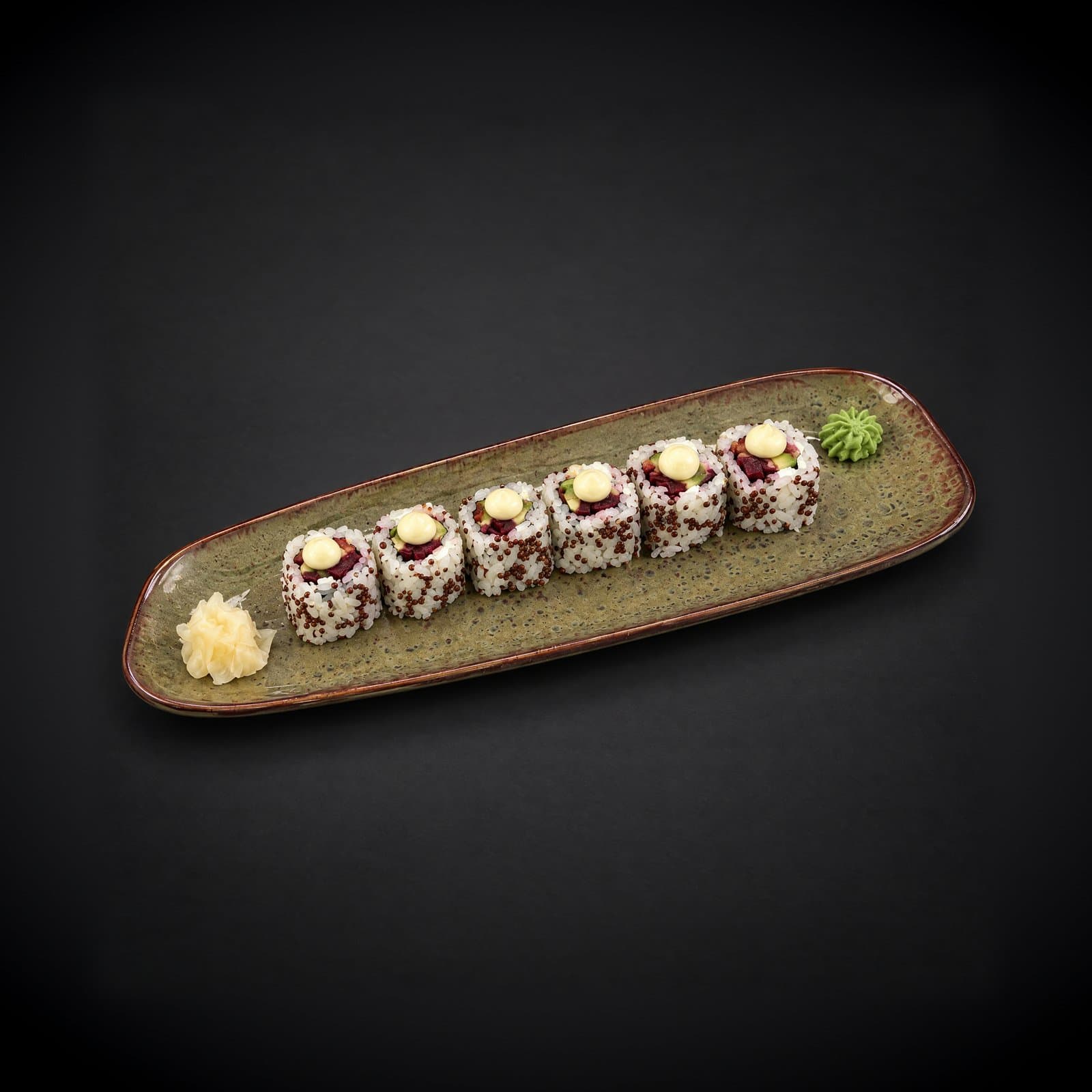 Sora Japanese Dining Bursa — Zen Garden, pancarlı ve kinoalı vejetaryen roll
