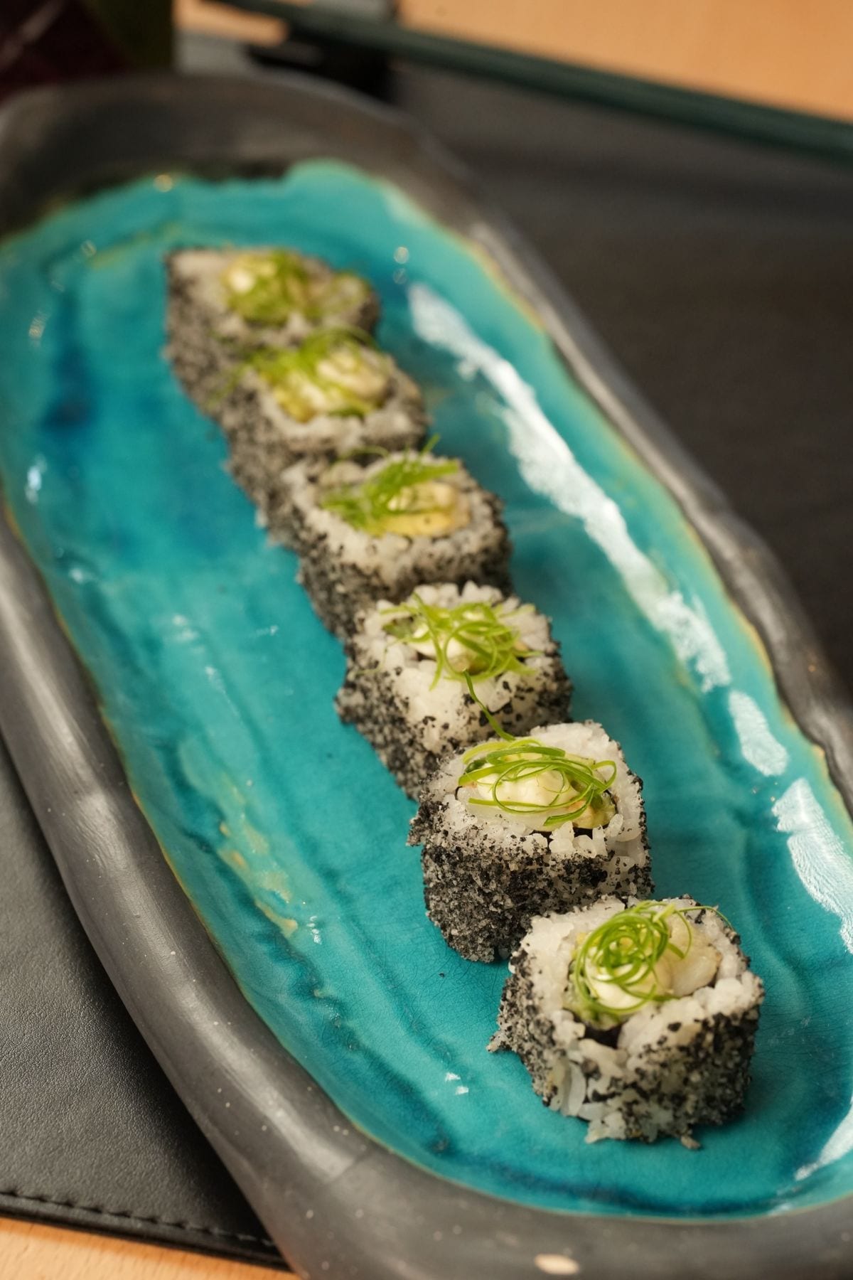 Siyah susamlı roll tabağı, Sora Japanese Dining Bursa